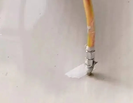 大名瓷砖空鼓维修公司专业解答在瓷砖铺贴过程中，如果使用的砂料过粗（如全部使用了粗砂），可能会导致以下问题